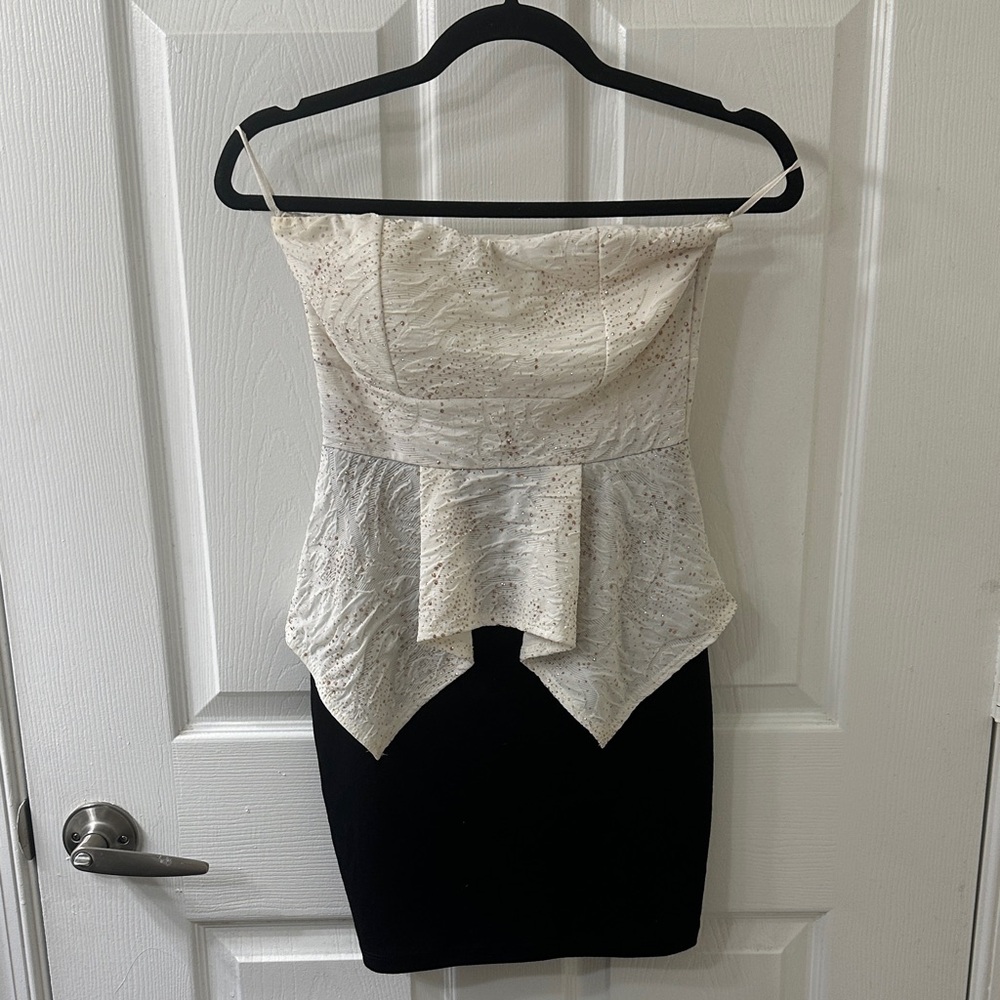 Strapless peplum Cream and Black Dress